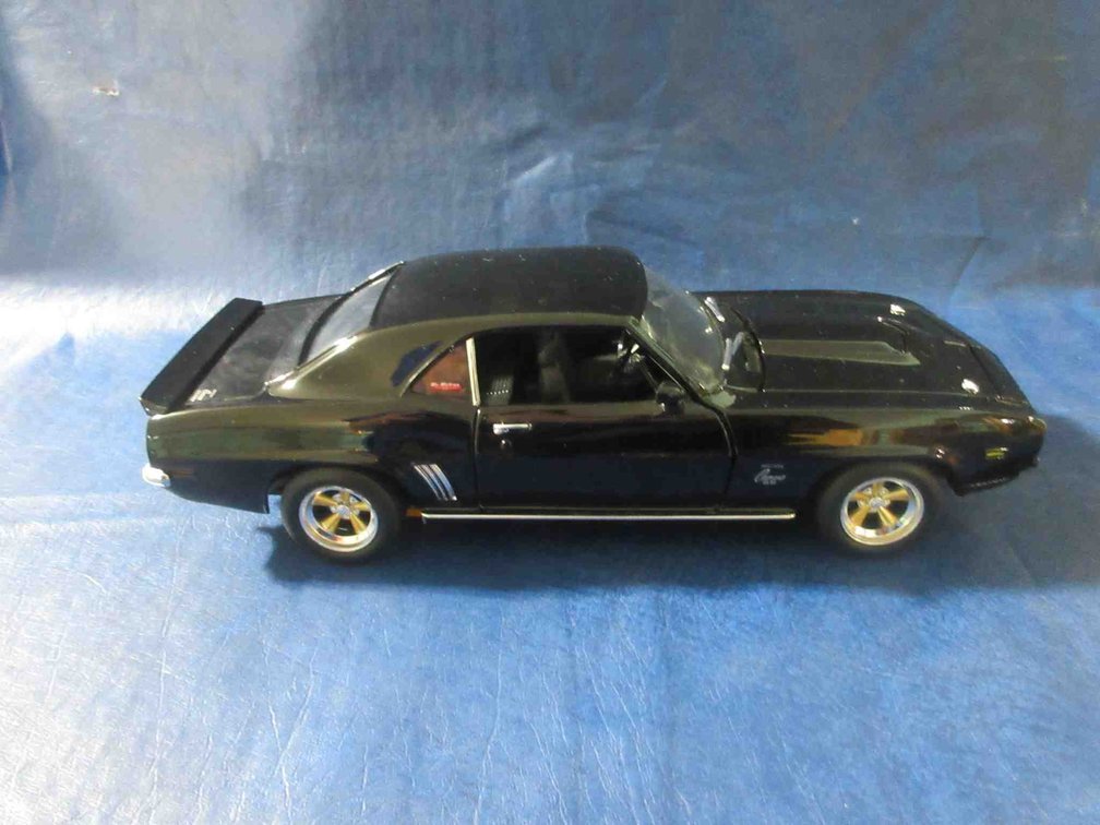 Ertl 1969 Chevrolet Camaro SS die-cast