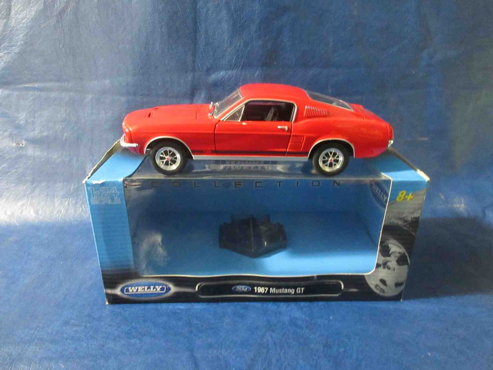 Welly 1967 Ford Mustang GT die-cast