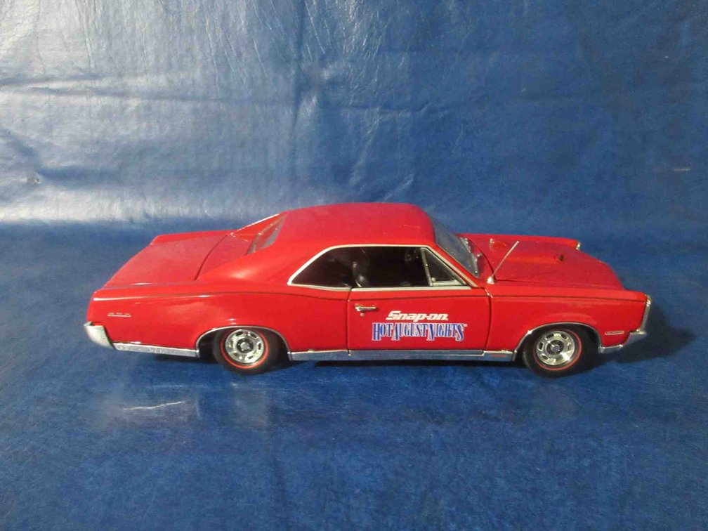 American Identity 1967 GTO Snap-On Hot August Nights die-cast bank