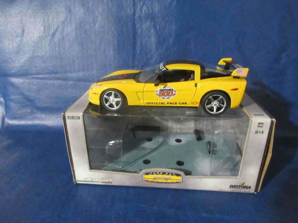 Greenlight Corvette C6 Daytona 500 official pace car die-cast