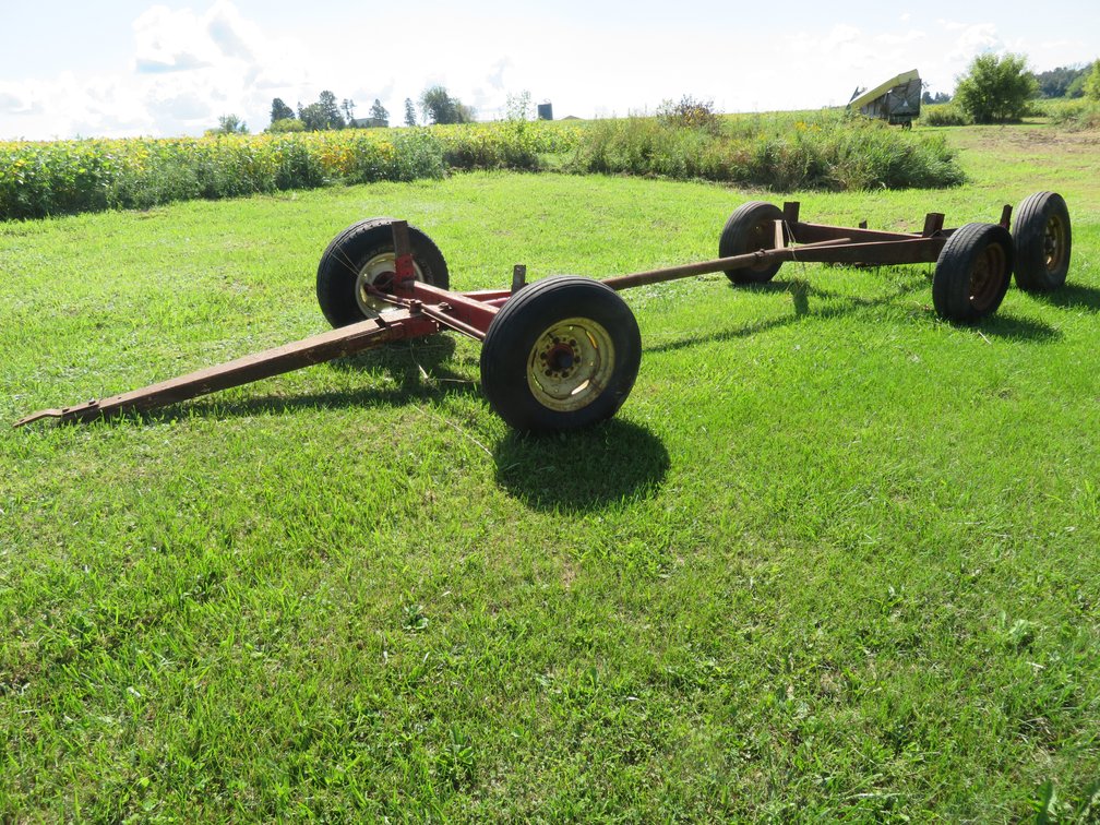 Schwartz 1466 4-wheel running gear with tandem extension (located offsite)