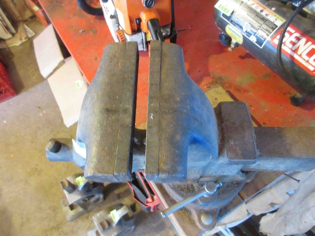 Image for Yost bench vise with pipe vise