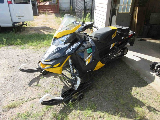 Image for 2017 Ski-Doo 1200 4-Tec MXZ Blizzard snowmobile (runs & drives)