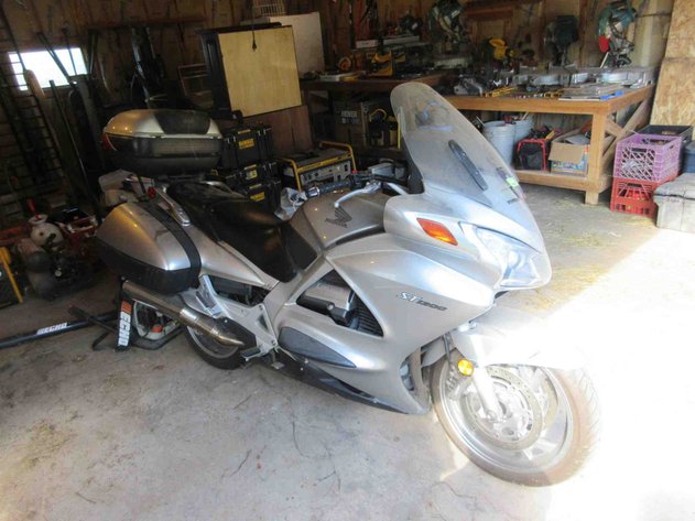 Image for 2007 Honda ST1300 motorcycle (battery is dead)