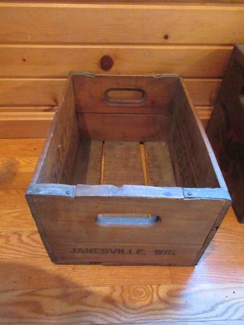 Image for Gray's Beverages wood crate