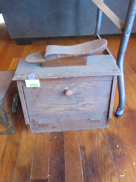 Wood shoe shine box