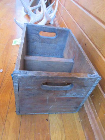 Image for Chas. Gray Beverage Company wood box
