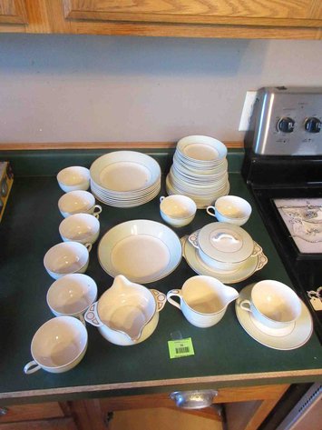 Image for Set of Johnson Bros. Pareek dinnerware