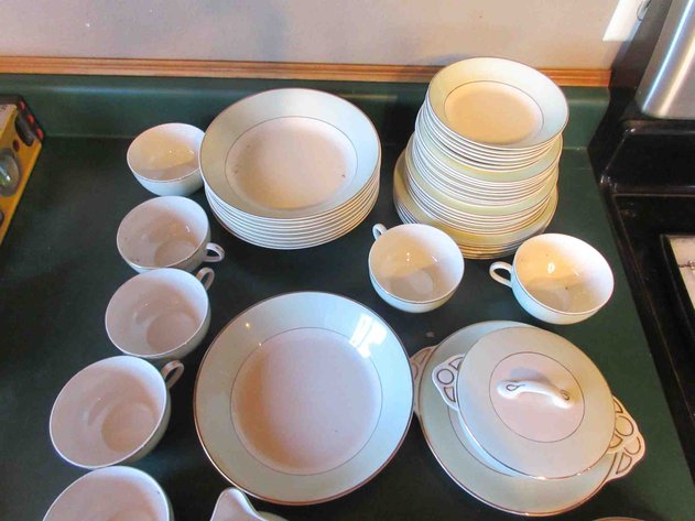 Image for Set of Johnson Bros. Pareek dinnerware