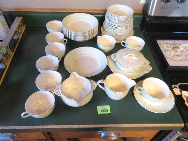 Image for Set of Johnson Bros. Pareek dinnerware