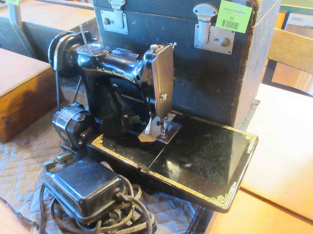 Image for Antique Singer Featherweight sewing machine