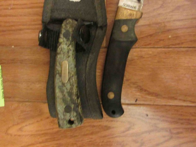 Image for (2) Schrade knives