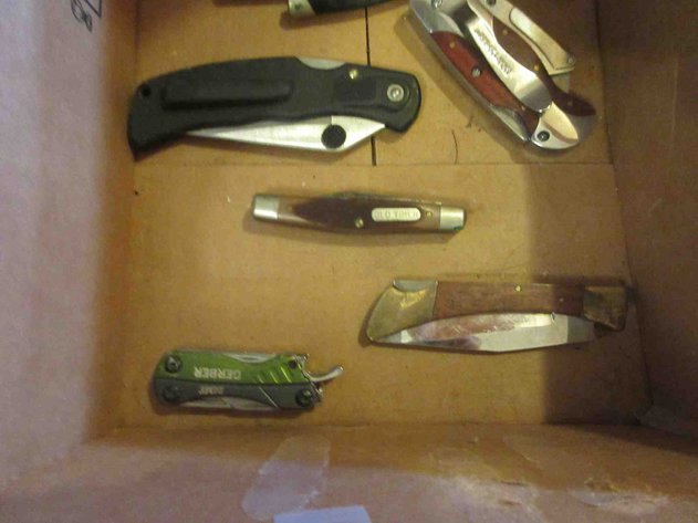 Image for Box of pocket knives