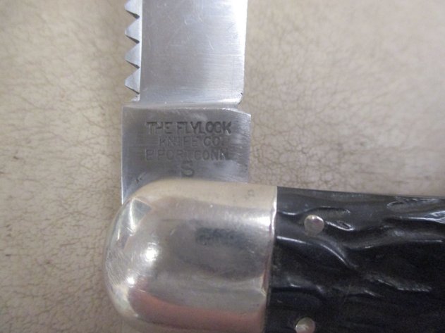 Image for Flylock folding knife with button