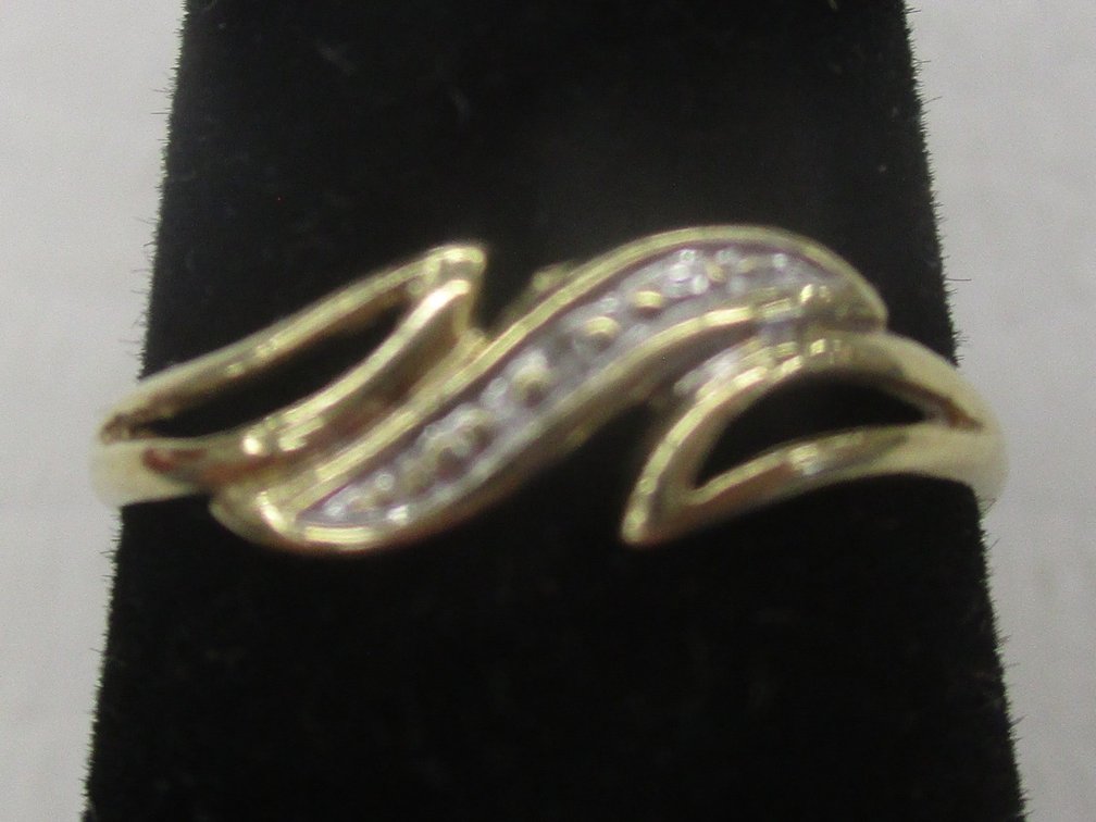 10k Solid gold diamond accent ring