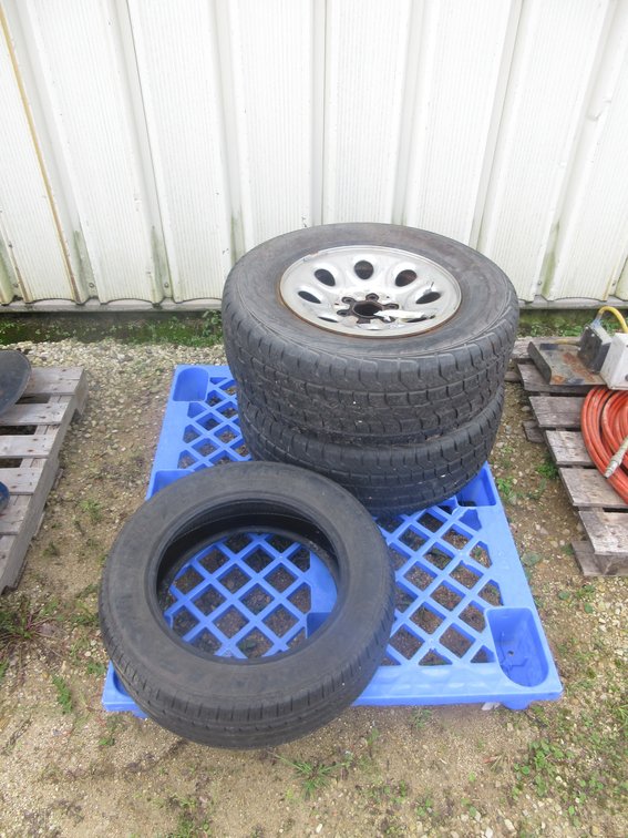 Tire group