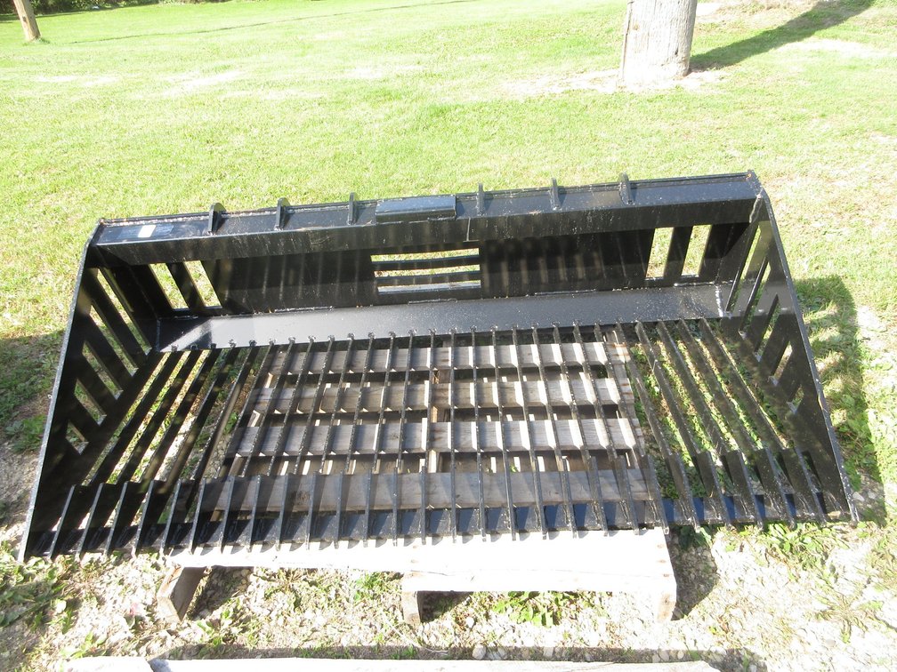 2026 Future skid steer rock bucket without teeth