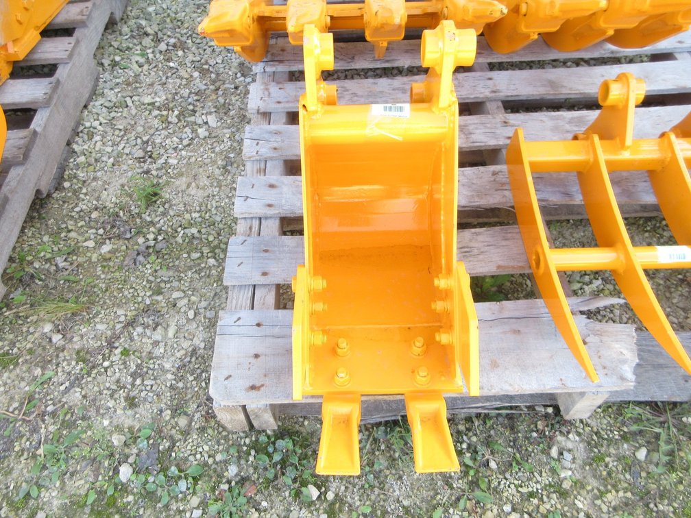 2026 Future CAT 305 excavator rake with teeth