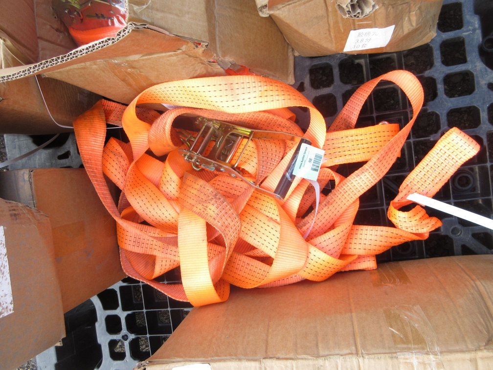 (2) Rachet straps