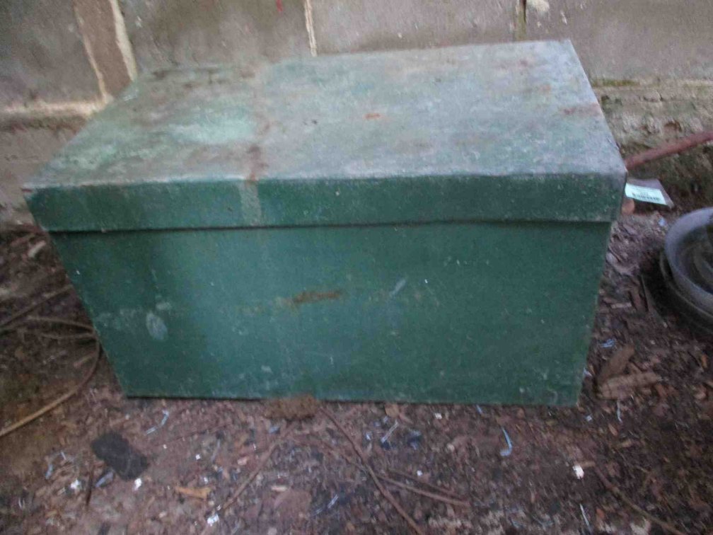 Metal egg crate