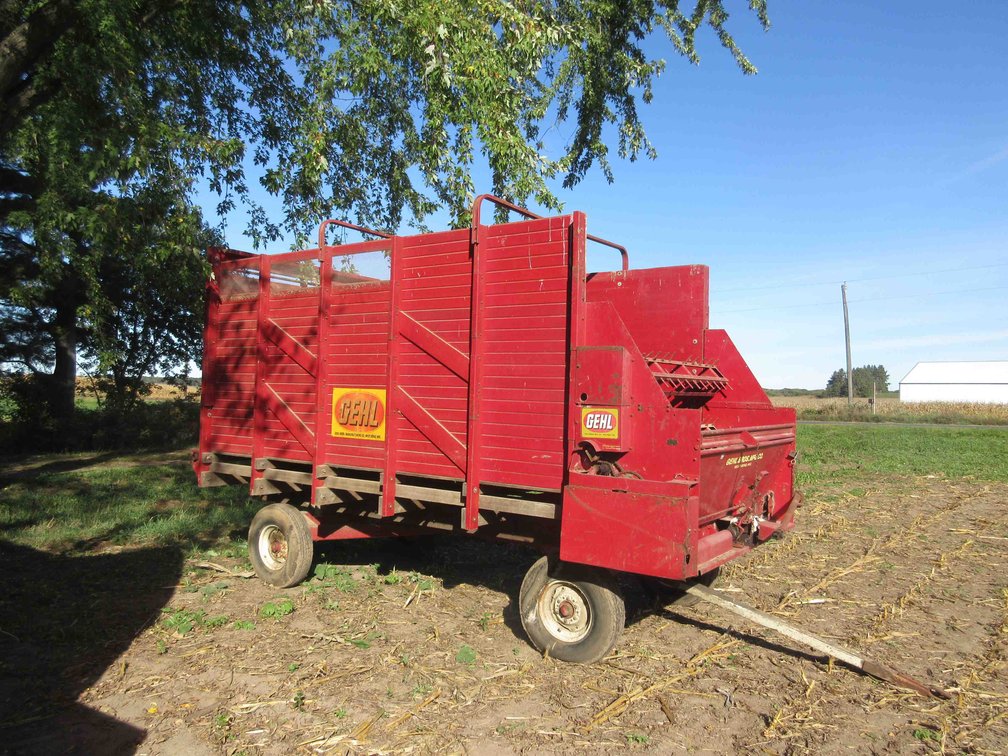 Gehl Brothers wood chopper box on International Harvester 140 running gear