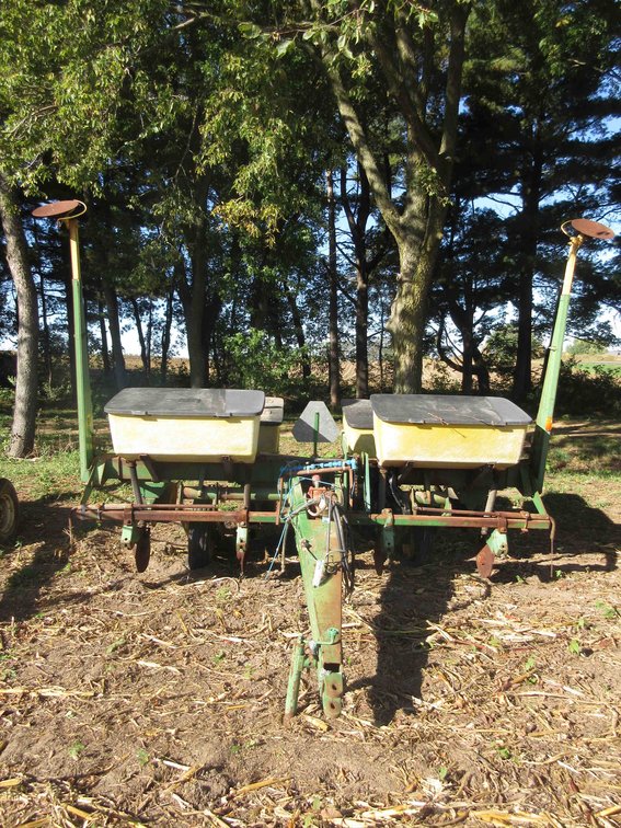 John Deere 7000 4-row planter