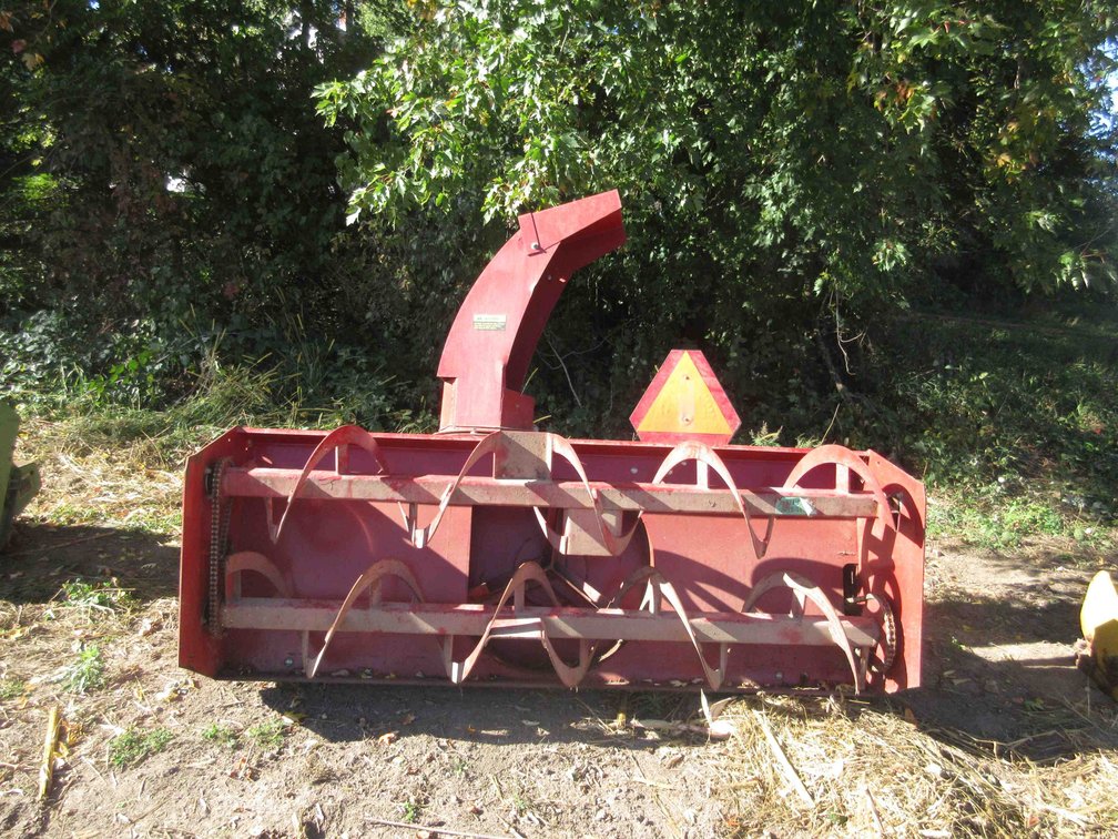 International Harvester 80 7ft 3pt snow blower