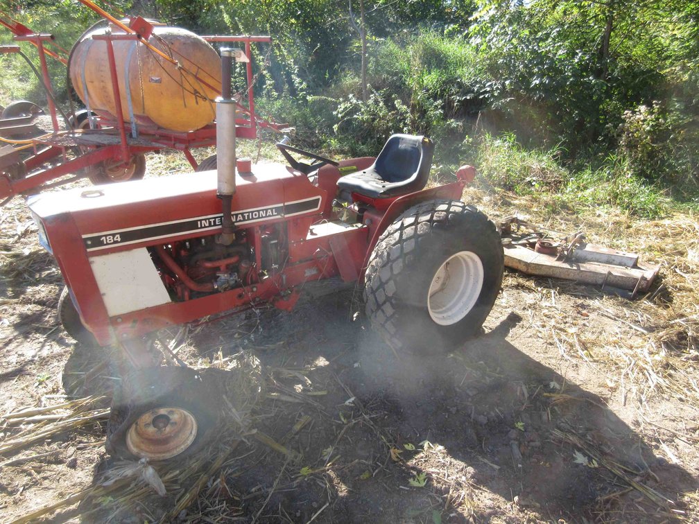 International 184 gas tractor with mower deck (non-running)