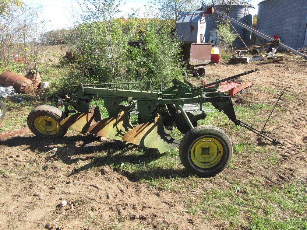 John Deere 3-bottom pull type plow