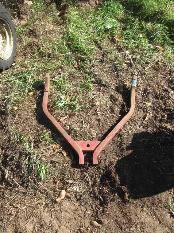 Tractor hitch bar mount