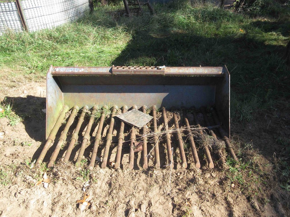 Virnig skid steer manure bucket