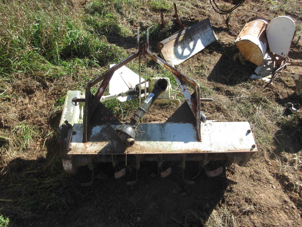 International Harvester small 3pt tiller