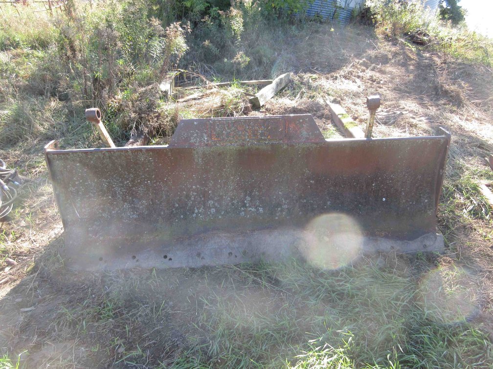 Bucyrus Erie crawler blade with arms