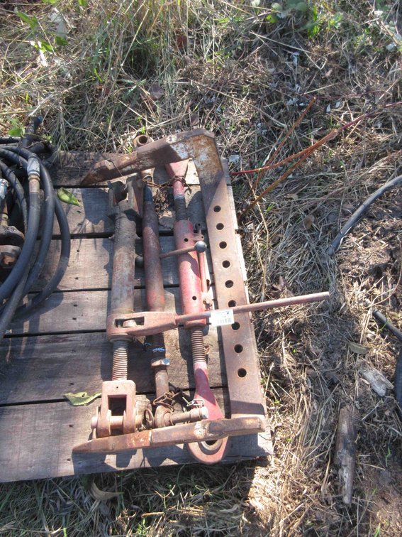 Group of International hitch parts