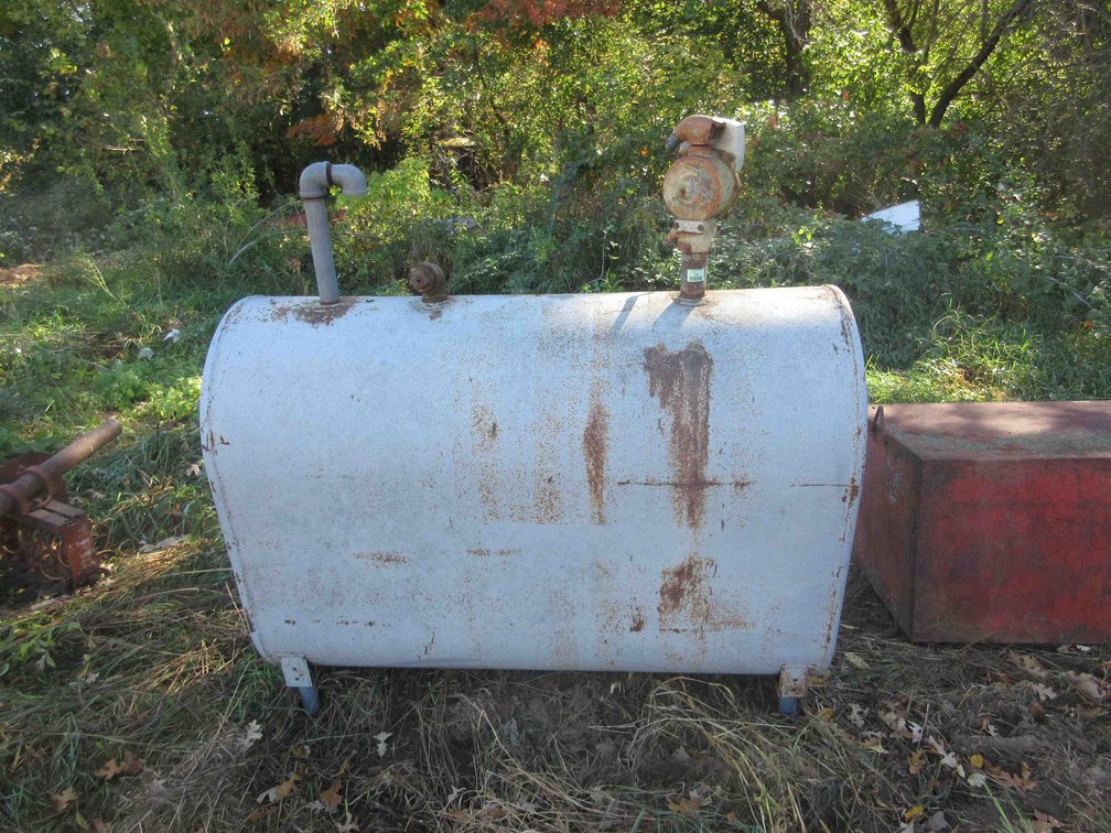 Steel fuel barrel with pump