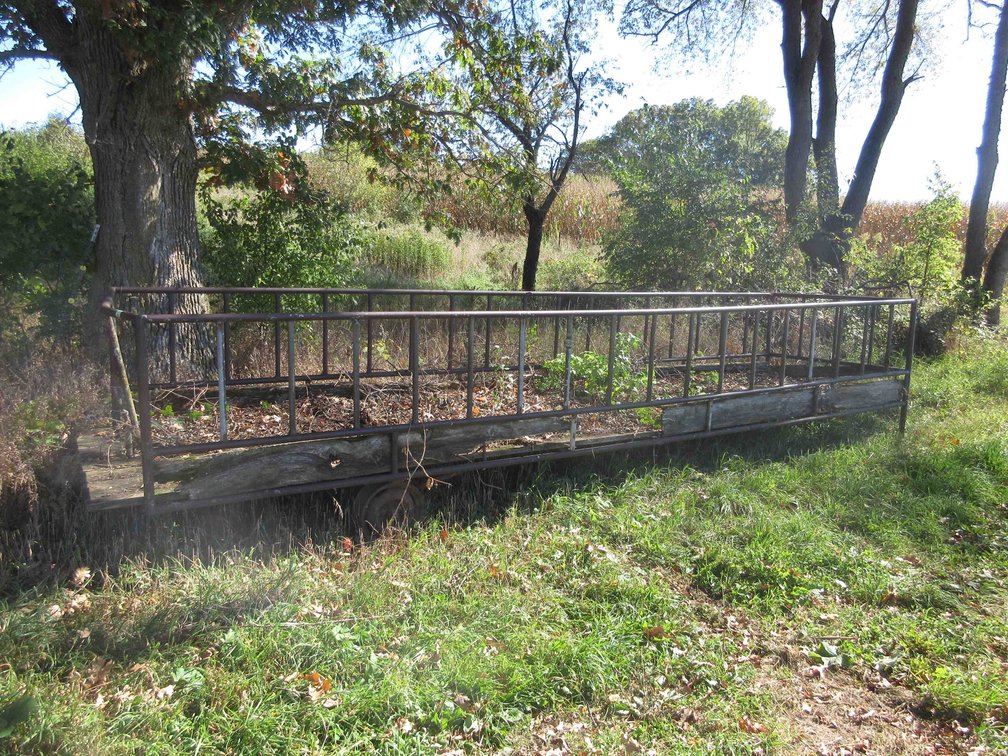 Feeder trailer