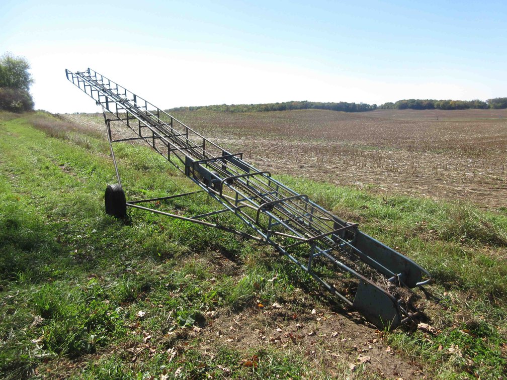 Allied bale elevator