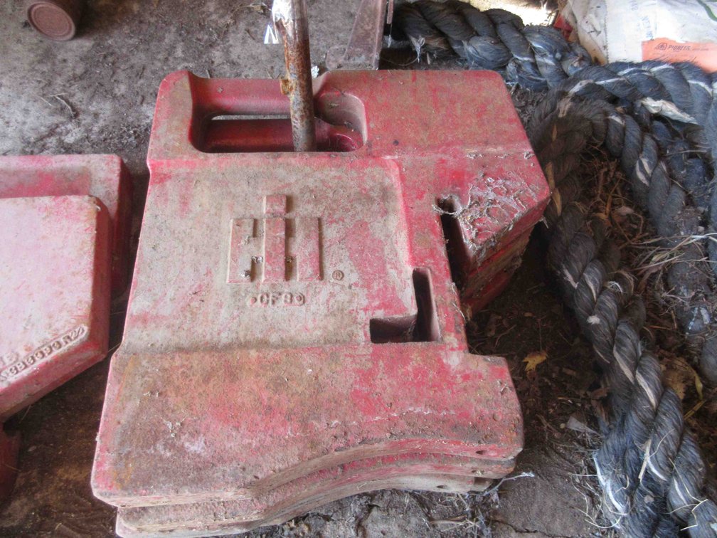 International Harvester suitcase weight