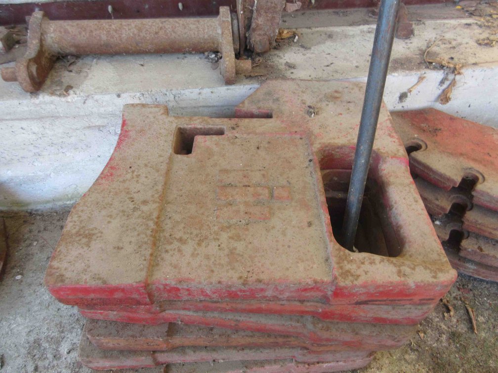 International Harvester suitcase weight