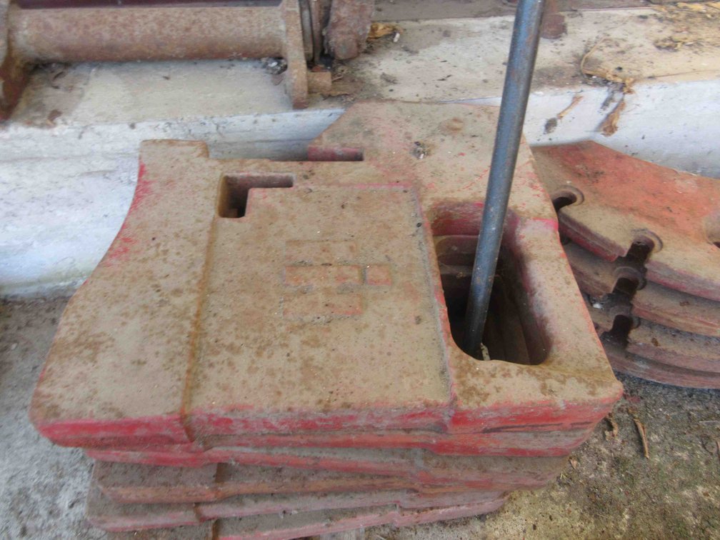 International Harvester suitcase weight