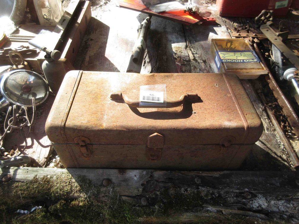 15" Metal tackle box with contents
