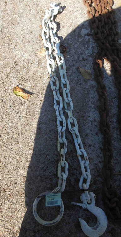 1/2" Steel chain with oversized hook and ring