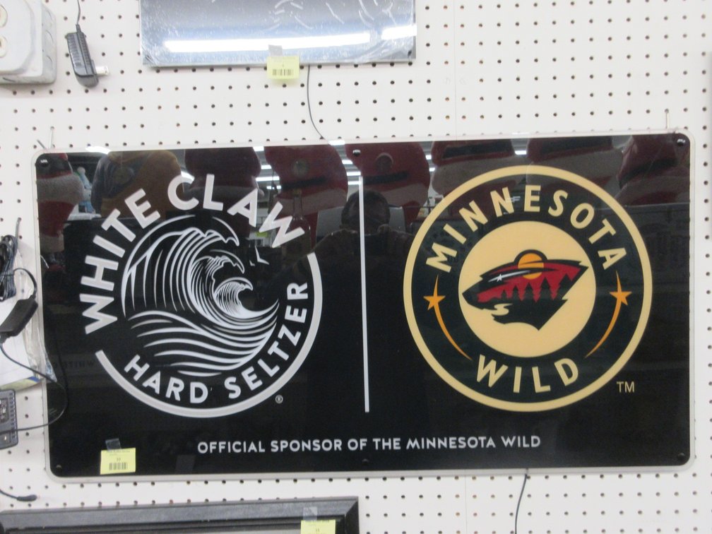 New LED White Claw Minnesota Wild lighted wall sign