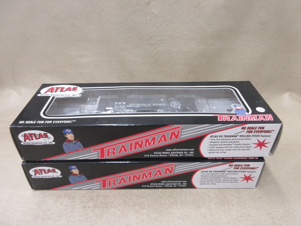 (2) Atlas Trainman HO scale hopper cars