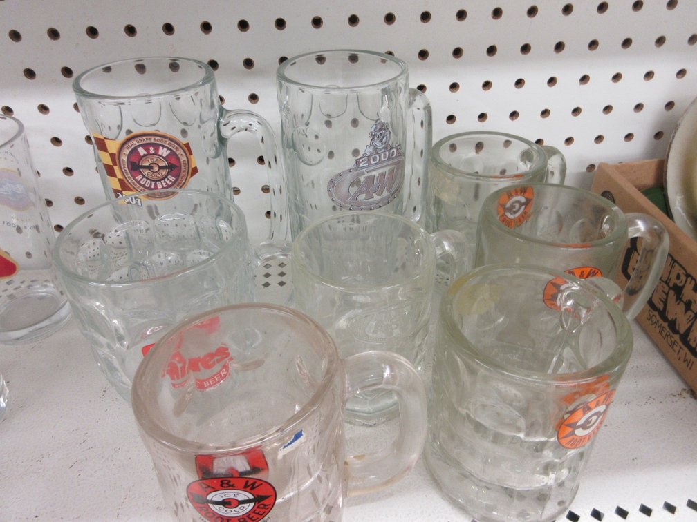 (8) Glass root beer mugs
