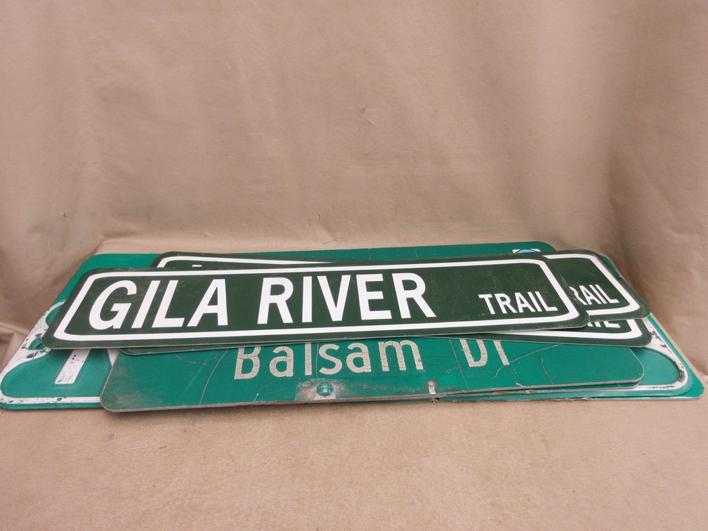 (7) Street  signs
