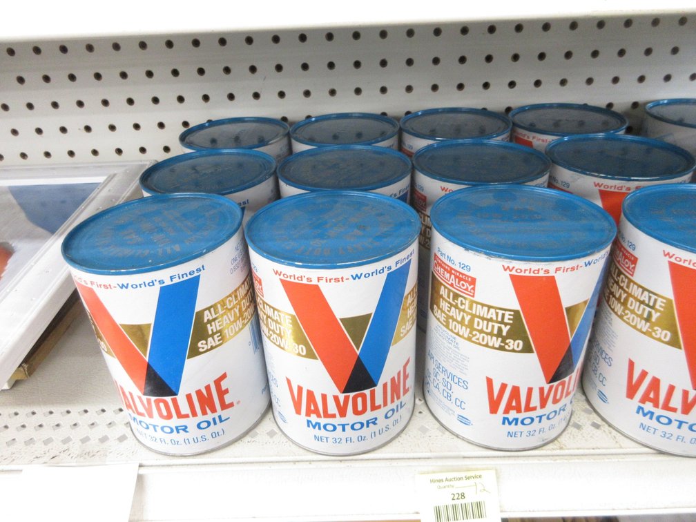 (12) Quarts Valvoline Motor oil