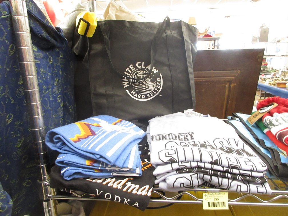 (11) T-shirts group