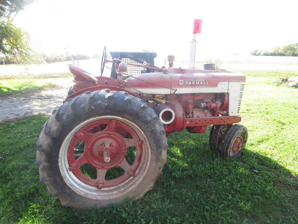 International Harvester McCormick Farmall Super M gas tractor (currently non-running)
