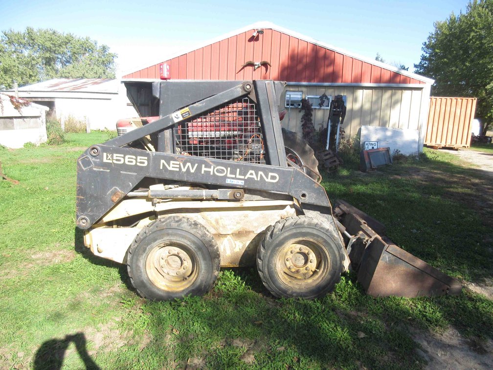 New Holland LX565 diesel skid steer (currently non-running)
